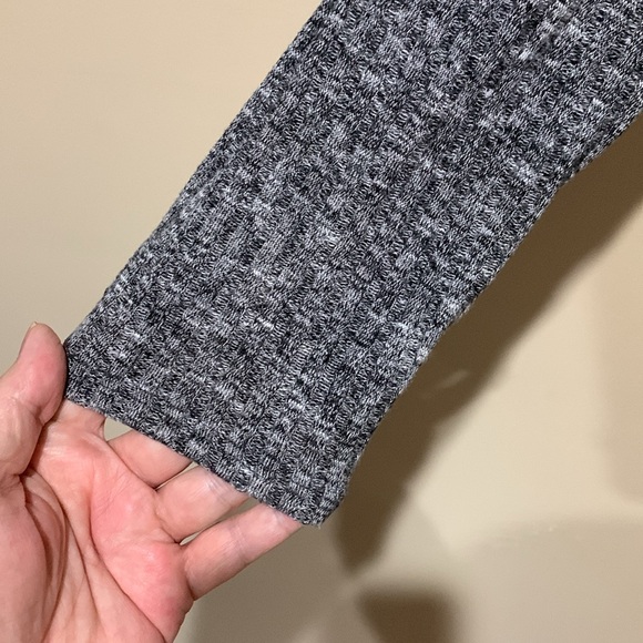 American Threads top - Picture 4 of 10